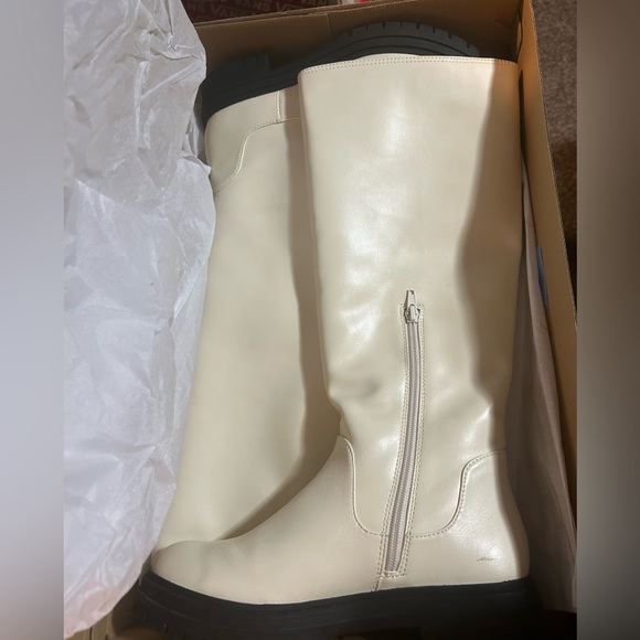 Barely used Just fab Bone color tall black rubber bottom boots- size 8 - Picture 3 of 16